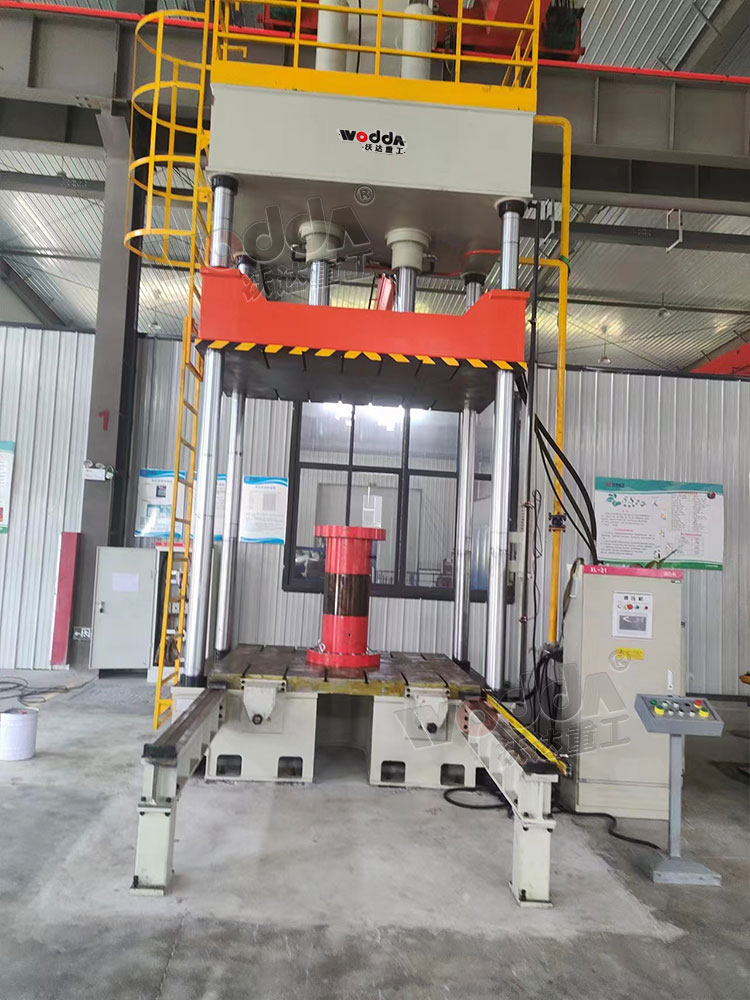 四柱式200噸電機(jī)壓裝液壓機(jī) 四柱式200噸電機(jī)壓裝液壓機(jī)